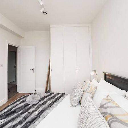 Newly Renovated Modern 4 Bed 3 Bath Apartment London Eksteriør billede