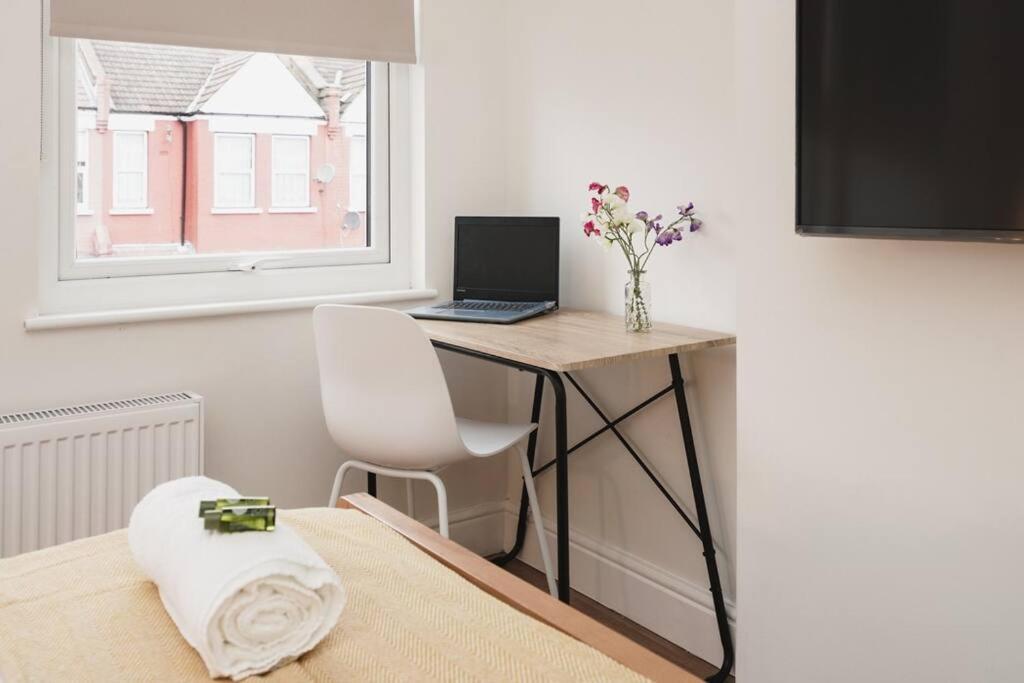 Newly Renovated Modern 4 Bed 3 Bath Apartment London Eksteriør billede