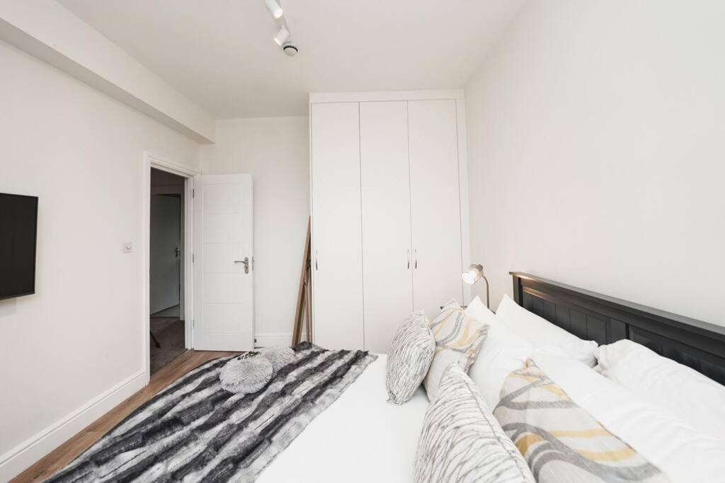 Newly Renovated Modern 4 Bed 3 Bath Apartment London Eksteriør billede
