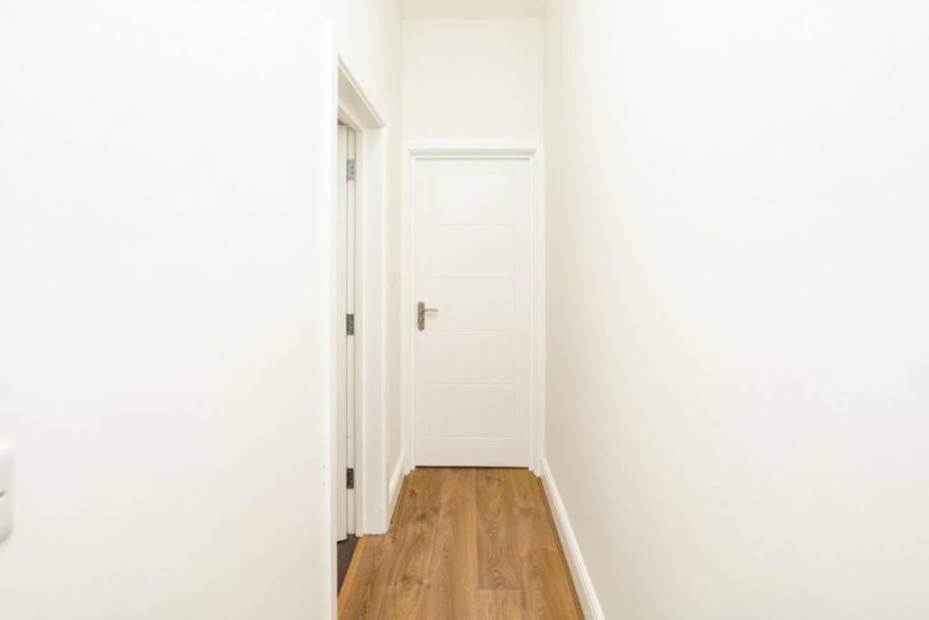 Newly Renovated Modern 4 Bed 3 Bath Apartment London Eksteriør billede