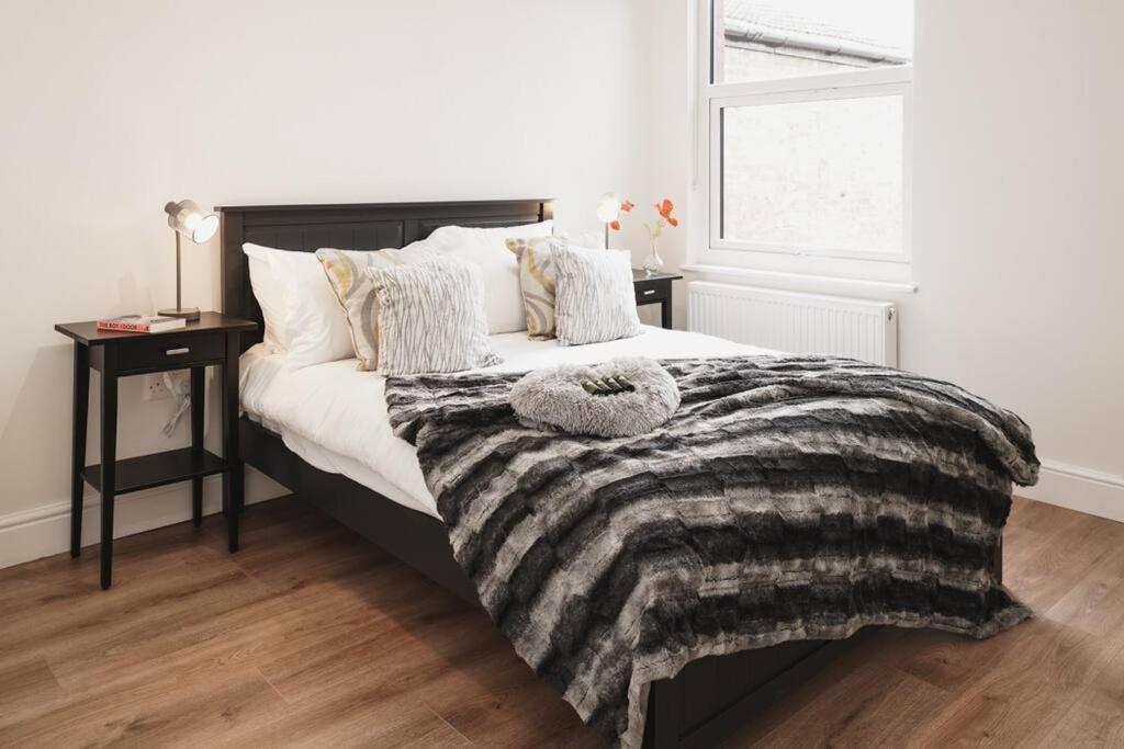 Newly Renovated Modern 4 Bed 3 Bath Apartment London Eksteriør billede