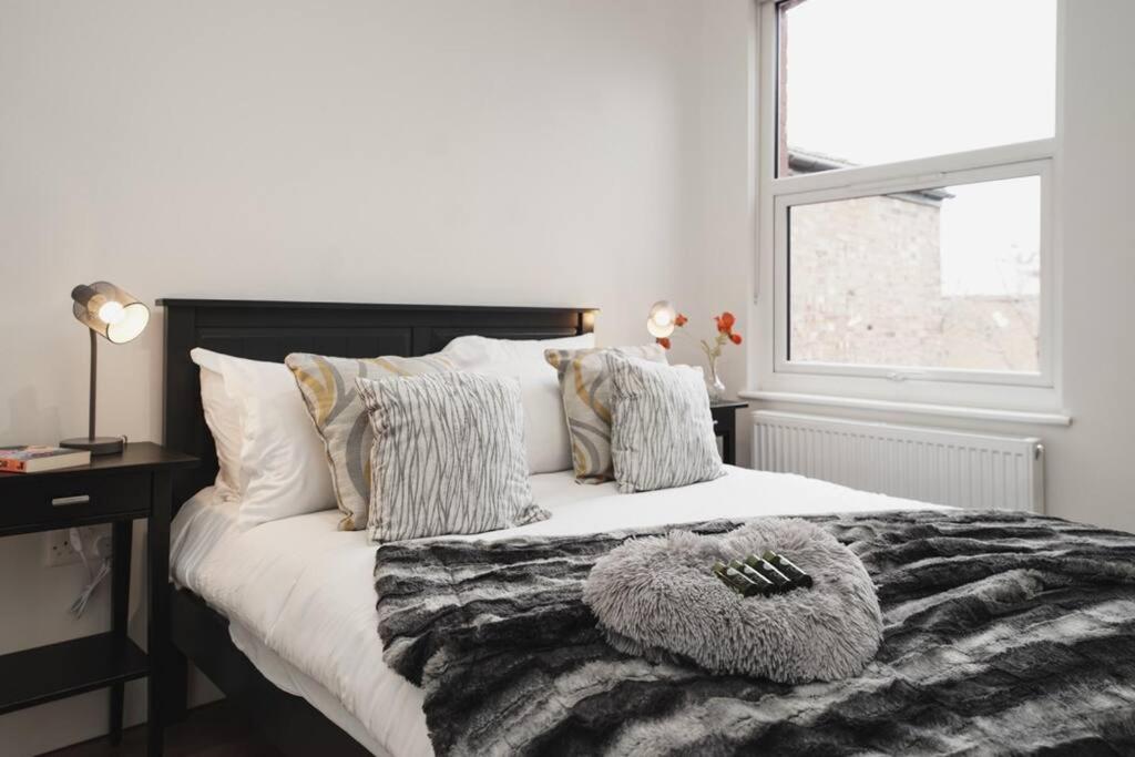 Newly Renovated Modern 4 Bed 3 Bath Apartment London Eksteriør billede