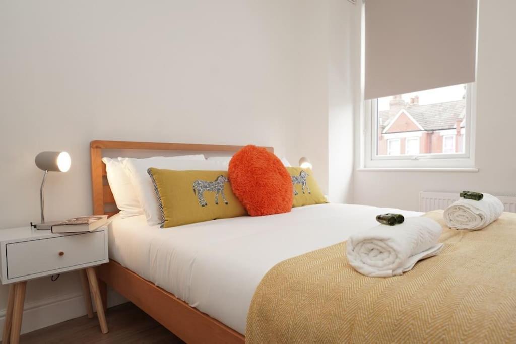 Newly Renovated Modern 4 Bed 3 Bath Apartment London Eksteriør billede