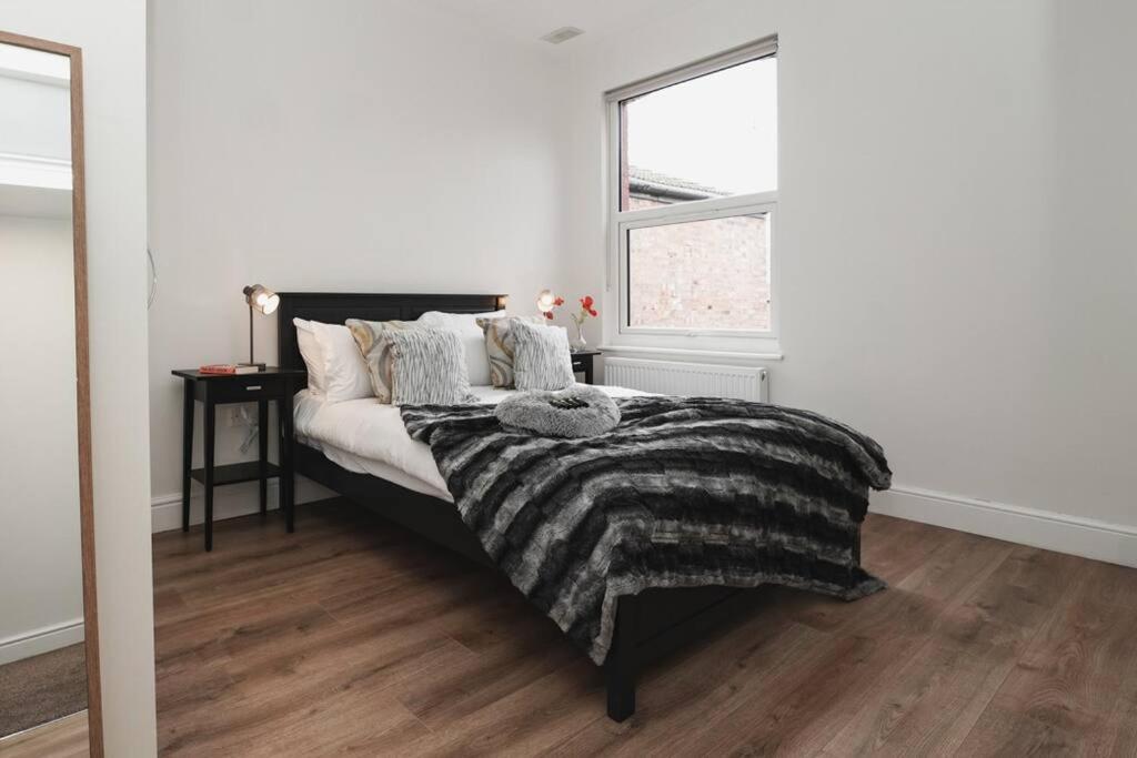Newly Renovated Modern 4 Bed 3 Bath Apartment London Eksteriør billede