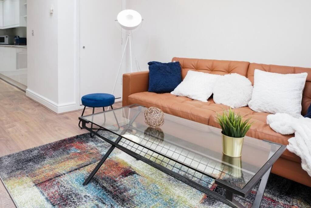 Newly Renovated Modern 4 Bed 3 Bath Apartment London Eksteriør billede