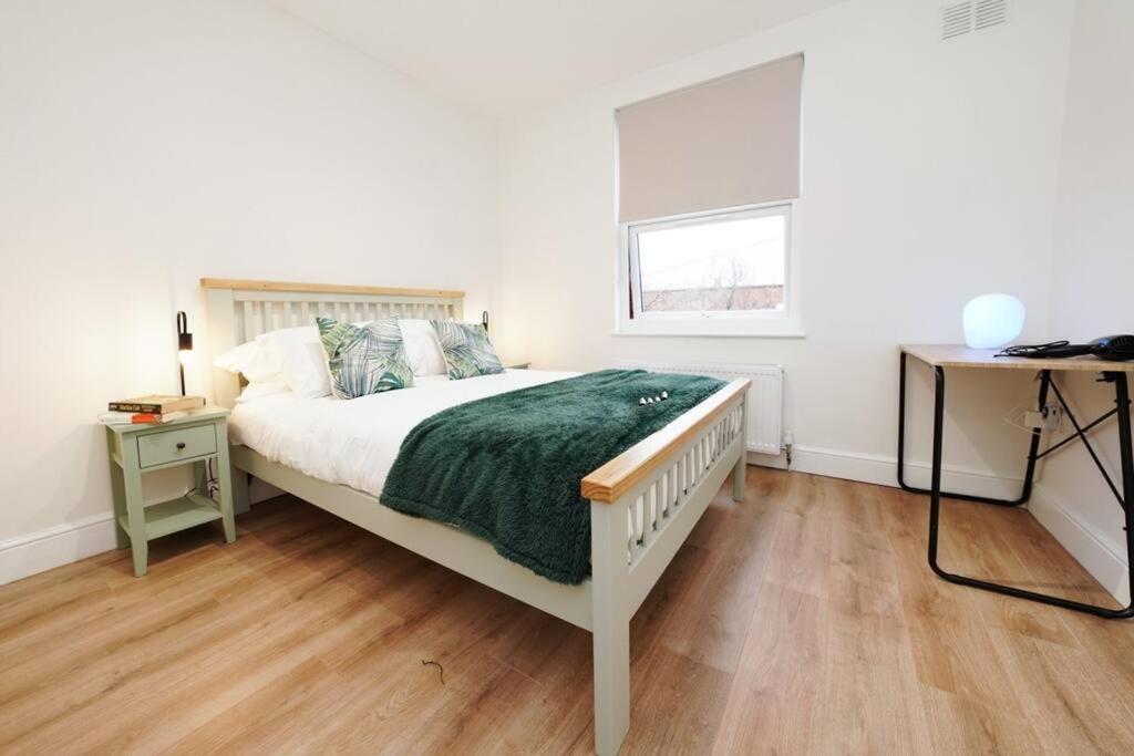 Newly Renovated Modern 4 Bed 3 Bath Apartment London Eksteriør billede