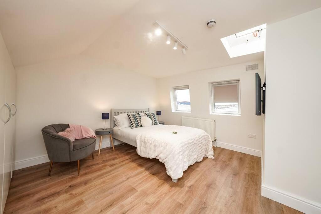Newly Renovated Modern 4 Bed 3 Bath Apartment London Eksteriør billede