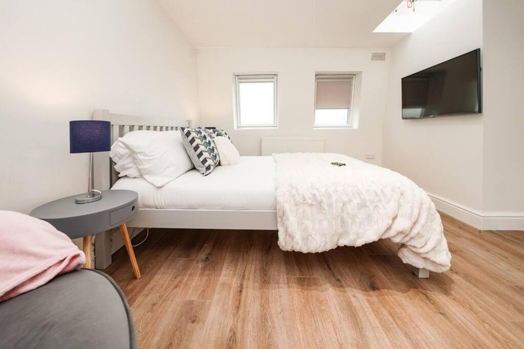 Newly Renovated Modern 4 Bed 3 Bath Apartment London Eksteriør billede