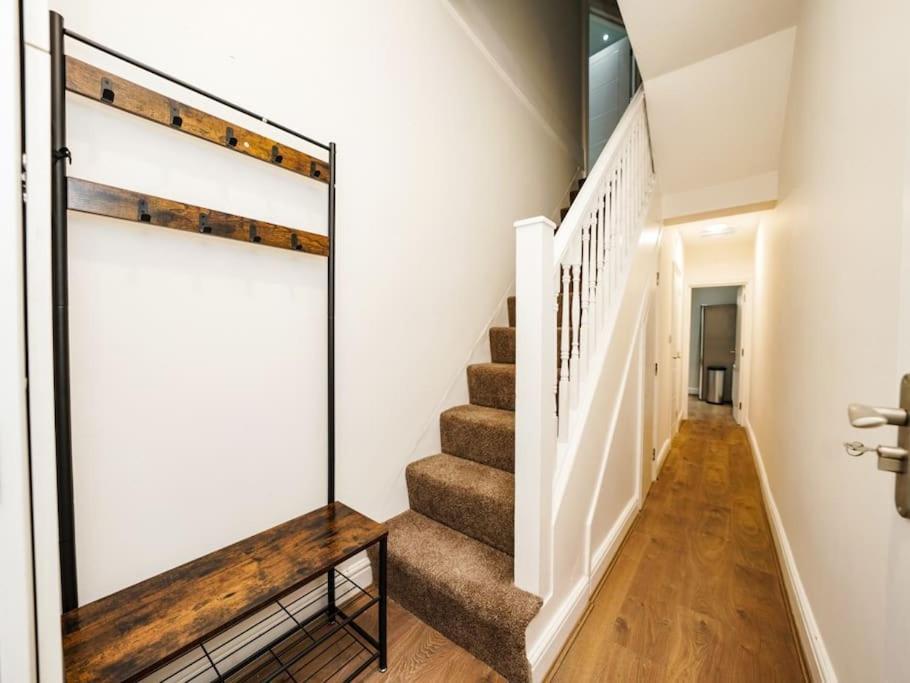 Newly Renovated Modern 4 Bed 3 Bath Apartment London Eksteriør billede