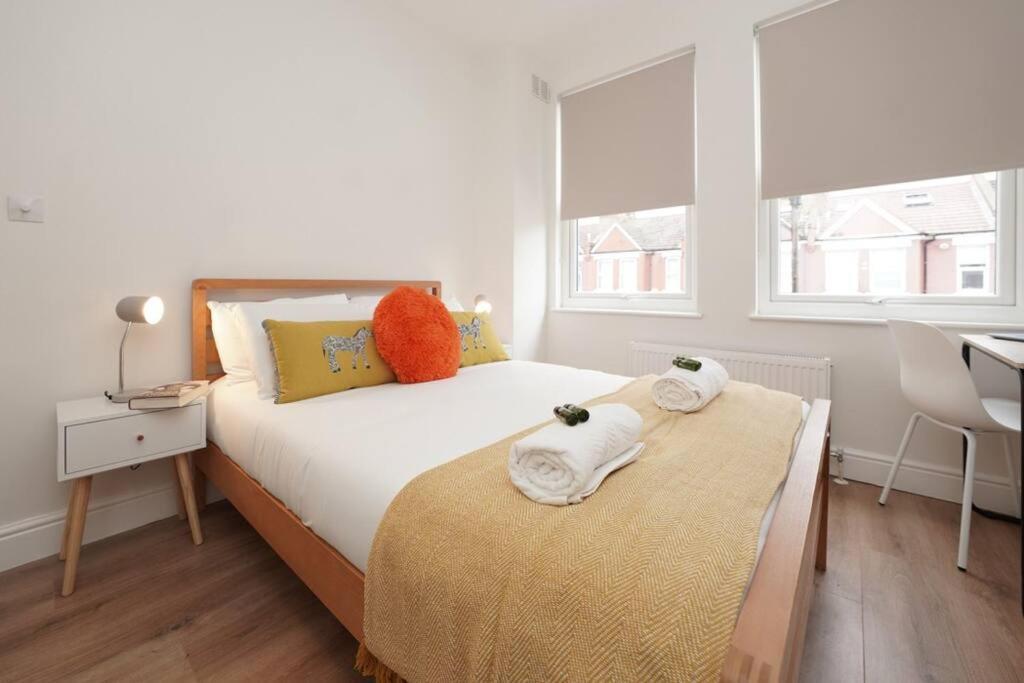 Newly Renovated Modern 4 Bed 3 Bath Apartment London Eksteriør billede