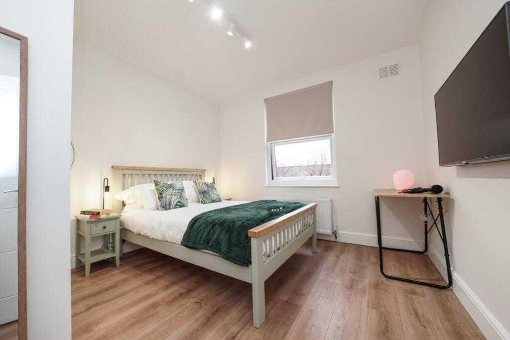 Newly Renovated Modern 4 Bed 3 Bath Apartment London Eksteriør billede